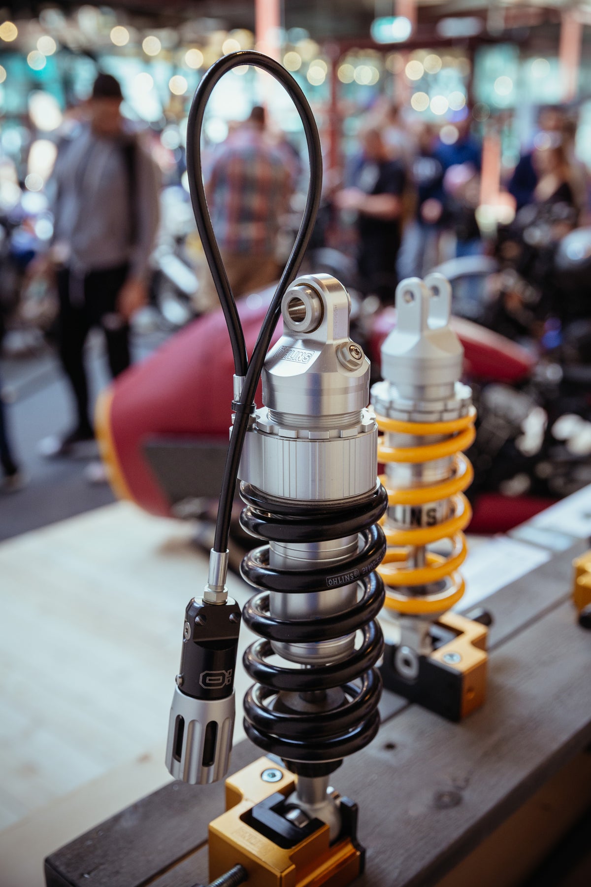 Öhlins Federbein Kawasaki Z900RS/RS Performance/RS Cafe Blackline KA 740 - Symbolbild
